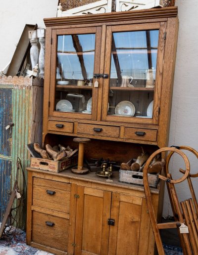 Pine dresser