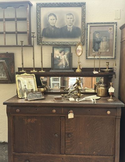 Portraits sideboard