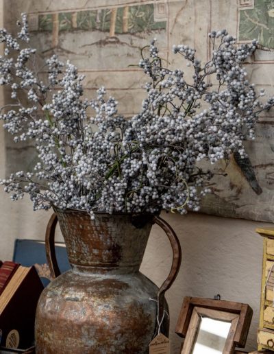 Vignette blossom urn