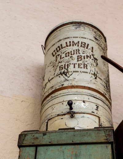Vignette flour sifter